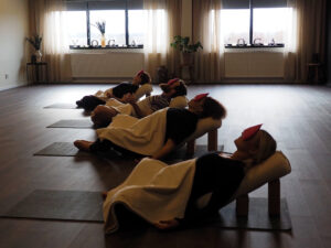 2025-09-05 Restorative Yoga för återhämtning m Eva J